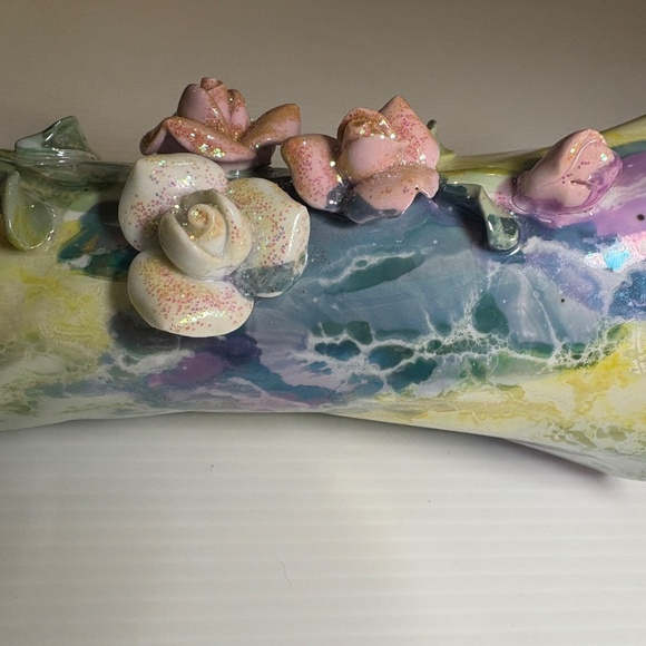 Vintage Tie-Dye Pastel Vase W/Applied Flowers Metallic Luster Look Glitter 7 in - Picture 9 of 12